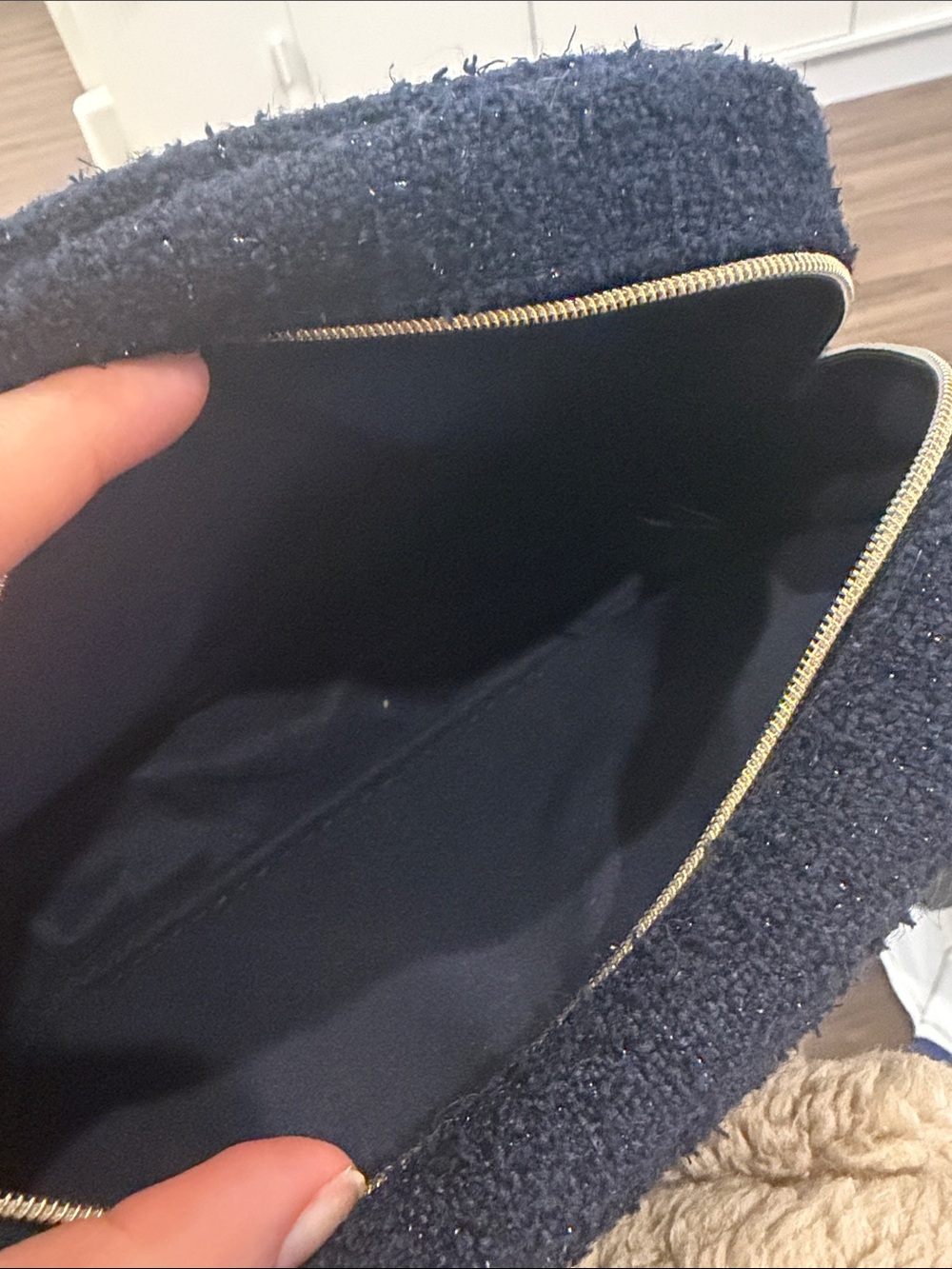 Elegant Chanel Beauté Navy Cosmetic Pouch Brand New - Picture 9 of 12